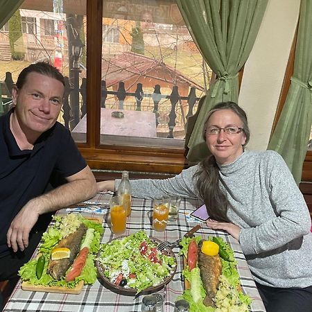 Къща За Гости Динас Zmeitsa 外观 照片